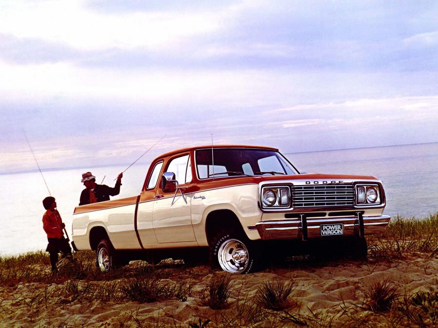  Dodge W100 Power Wagon Club Cab Sweptline Adventurer Pkg 1977 года  (фото 1 из 1)